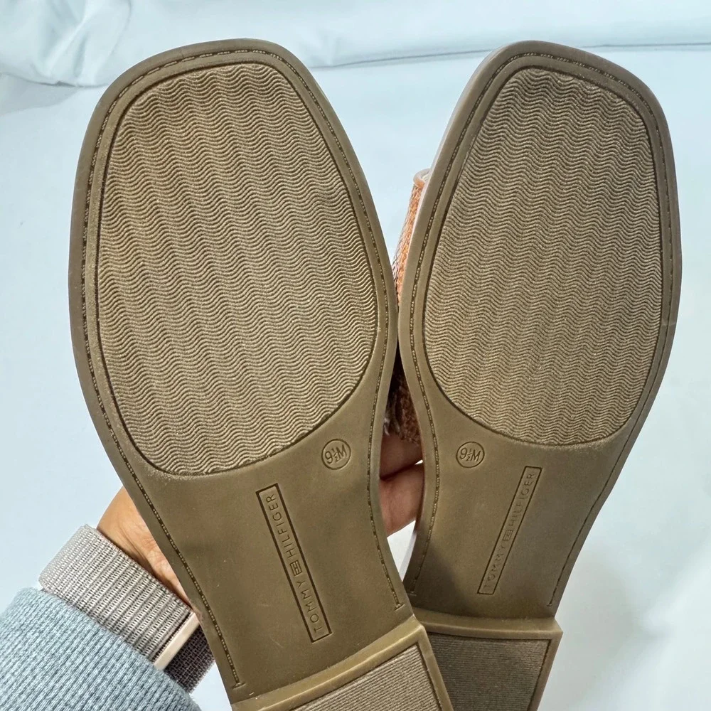 New Tommy Hilfiger Slides Sandals Women's Size‎ 9.5M Brown Woven Logo Flat Shoes
